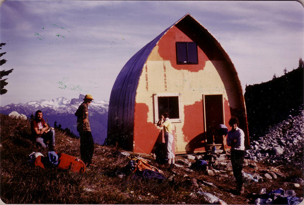 File:Brew Hut I Construction.jpg