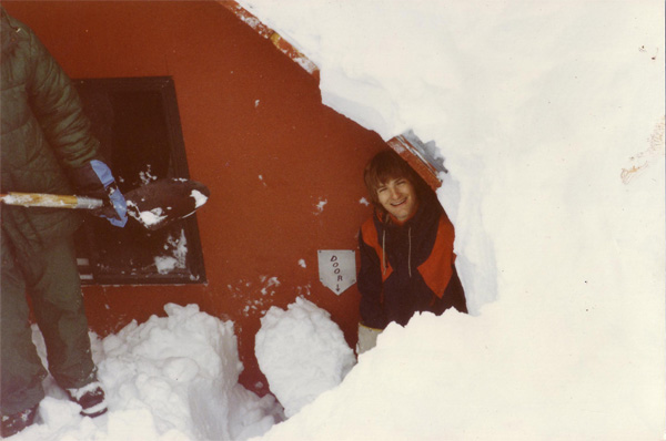File:Brew Hut I SnowCreep1.jpg