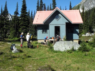File:20251126034836!320px-Brian Waddington Hut (August 2007).jpg