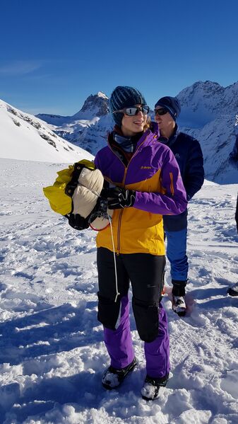 File:20251126034843!648px-Snow Camping VOC Europe 201920190101 112337.jpg