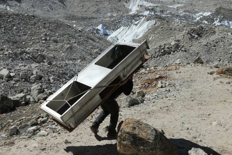 File:Kitchen Sink porter in Nepal.JPG